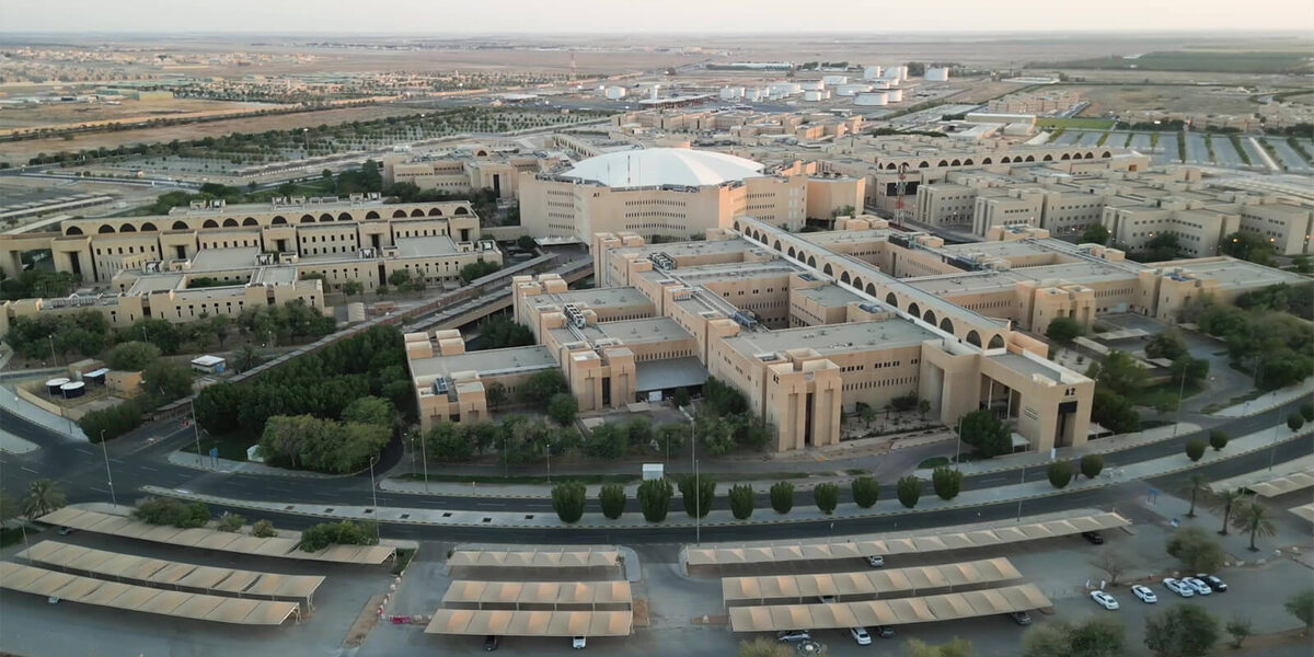 Как Университет Кассим превратил свой кампус в «умный» цифровой оазис