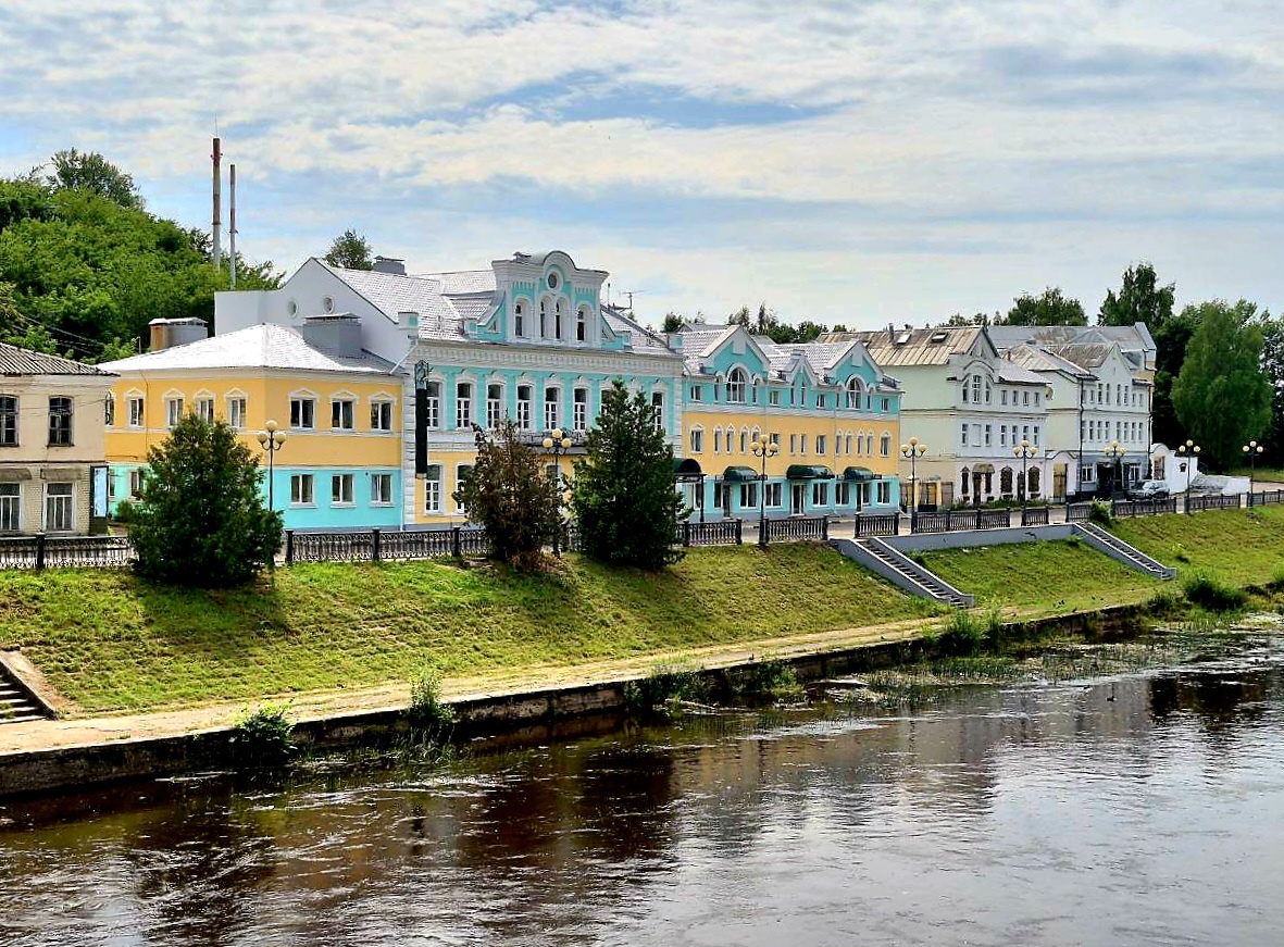 Набережная красивая, глаз радуется))