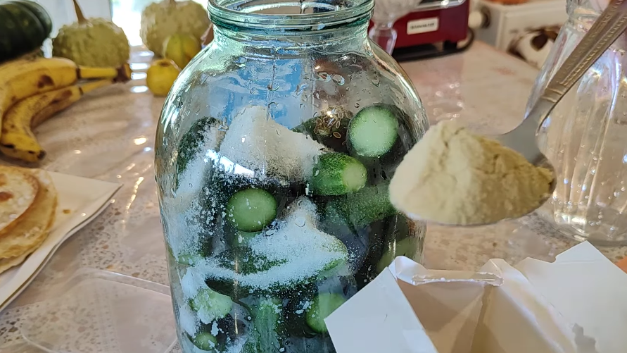 Добавление горчичного порошка - ключевой момент технологии