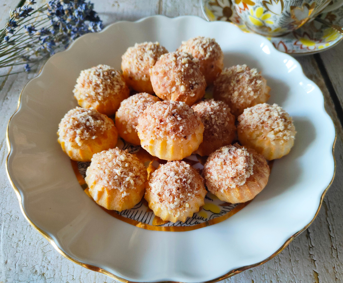 Масляный крем традиционно использовался для пирожных во времена СССР. 