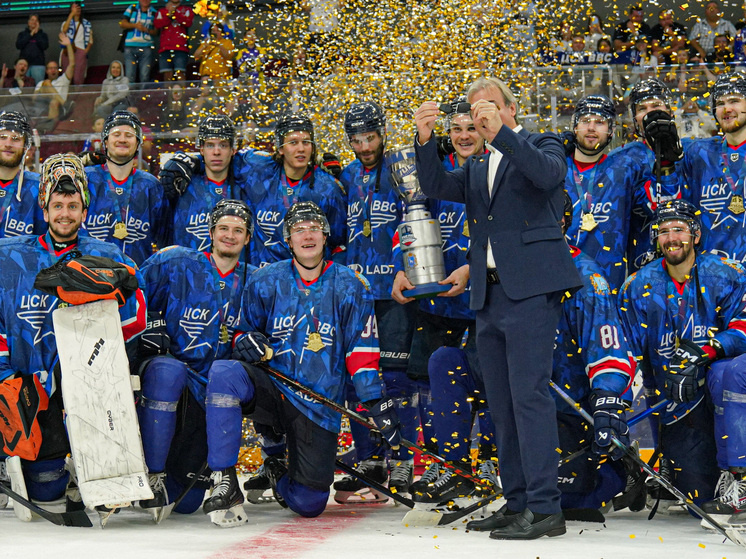     Самарцы заняли первое место. Вторыми стали пензенцы, третьими — гости из Орска, а четвертыми — хоккеисты тульской команды АКМ. Фото: «МК в Самаре»