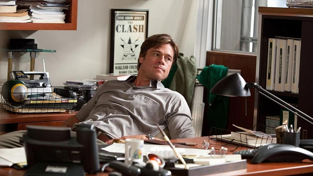 Кадр из фильма «Moneyball». Режиссер: Беннетт Миллер. Производство: Columbia Pictures, Film Rites, Michael De Luca Productions, Scott Rudin Productions, Specialty Films (II). Показ в России: WDSSPR