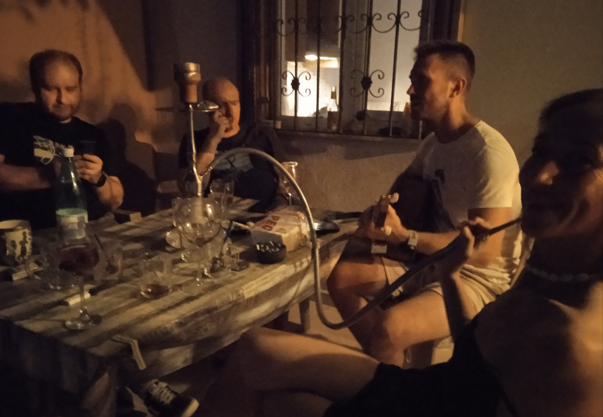 Поем. Причем уже под минералочку