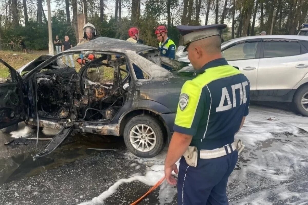    Два человека сгорели в машине после лобового ДТП в Каменске-Уральском