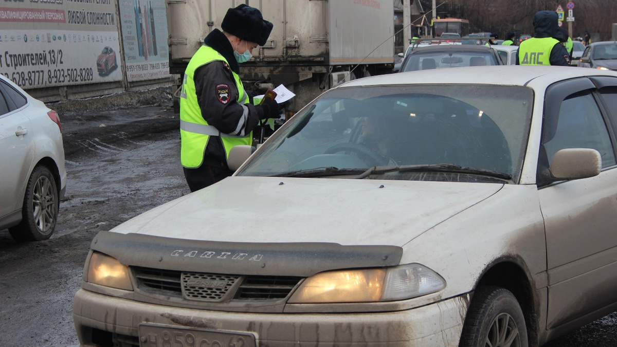 Ваш амулет от штрафа в 5000 рублей: обычная щетка в багажнике 