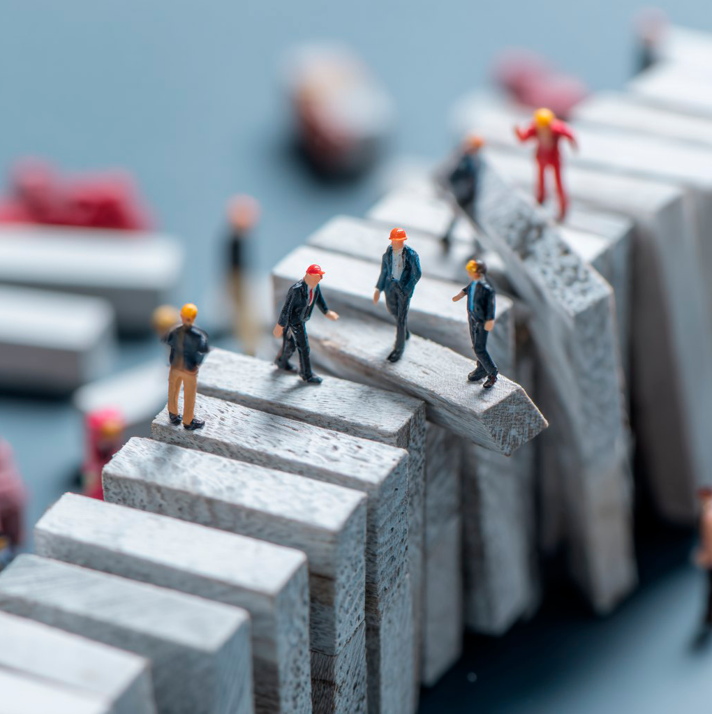 Профессионализм и договороспособность также включают в себя умение управлять рисками. Одна из распространенных ошибок, особенно на начальном этапе, – это чрезмерная зависимость от одного клиента, одного проекта или одного источника дохода. Это как хранить все яйца в одной корзине: если корзина упадет, вы рискуете потерять все.