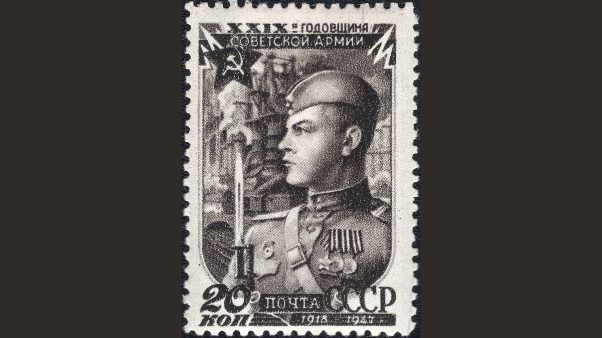 1. СССР, 1947 год, № 1111 A. Воин Советской Армии, паровоз. 29 годовщина Советской Армии. В галерее две полные серии, одна серия с марками без перфорации (нажмите правую стрелку).