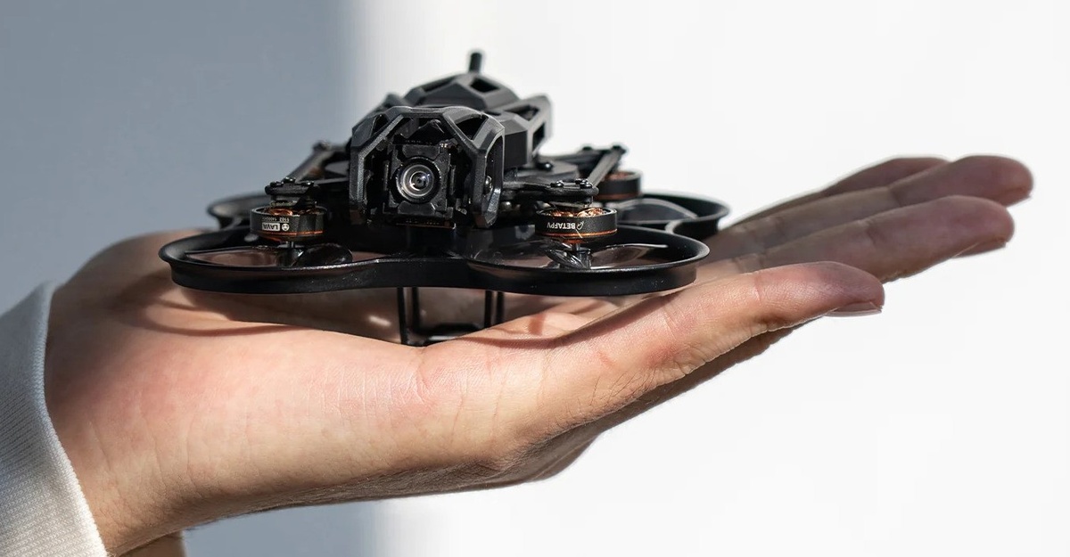 Pavo Femto - дрон на базе O4 Air Unit