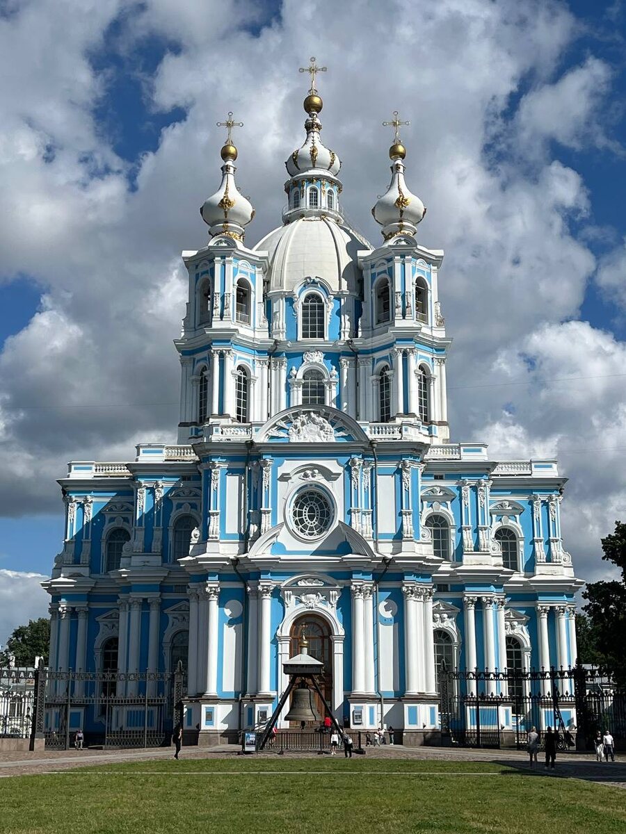 Смольный собор