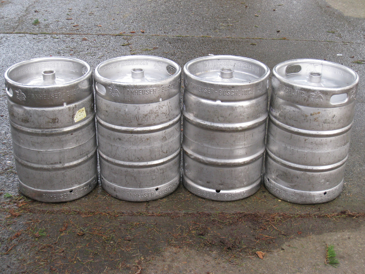 Вот такие были кеги. Здесь и далее - все фото из открытых источников.