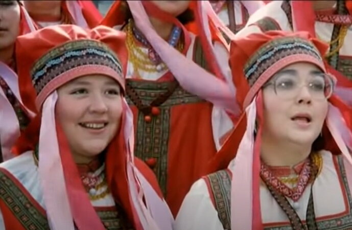 Хор поёт восхитительно 