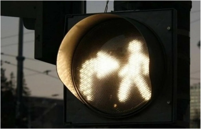 Поговорим о лунных светофорах поподробнее.