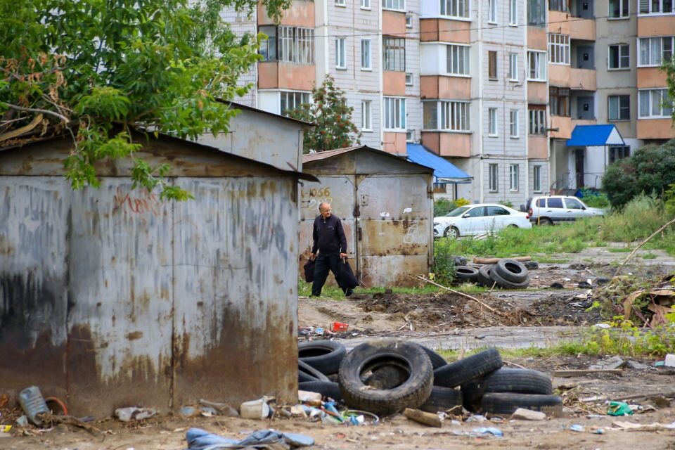    Оставшиеся гаражи на парковой территории. Источник: Виталий Барабаш/"Толк"