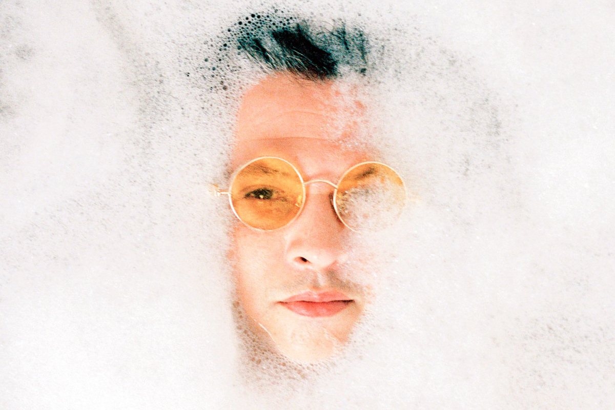 В обычной жизни человек ведёт себя как нарцисс, а в кризисе — как пограничник: истерики, страх, эмоциональные качели