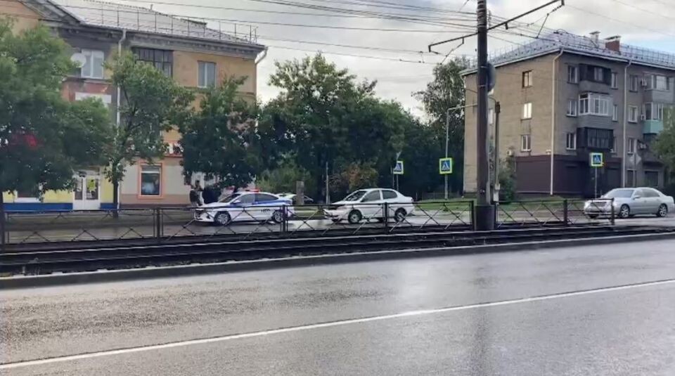    В Бийске автомобиль сбил двух детей-пешеходов. Источник: Госавтоинспекция ГУ МВД России "Бийское"