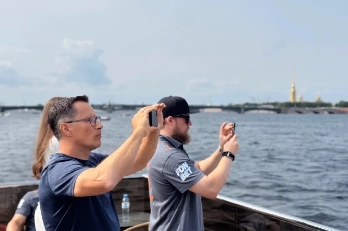    Буше привёз игроков омского «Авангарда» на сборы в Санкт-Петербург