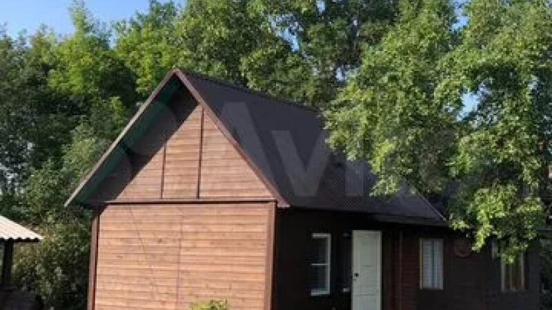     Дачу с ухоженным участком продают в Барнауле за 1,5 млн рублей. "Авито"