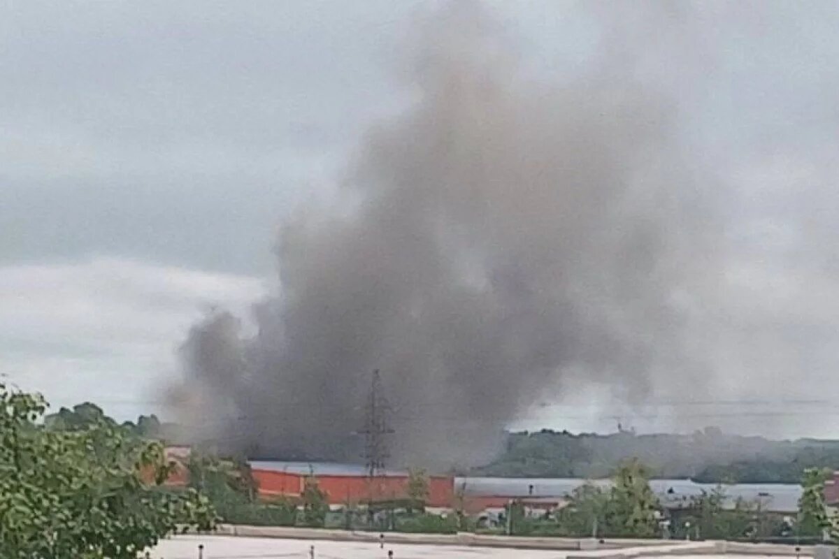    Склад маркетплейса горит в Хабаровске