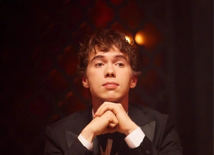    Денис Власенко