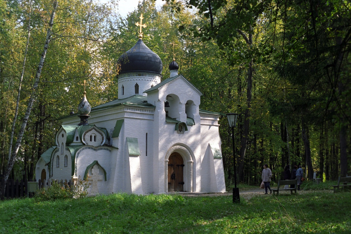    Церковь Спаса Нерукотворного в Абрамцево выстроена по проекту Виктора Васнецова / Фото: Юрий Кавер / РИА Новости
