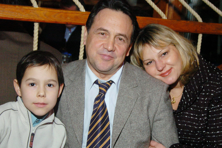    Вторая жена Рената Ибрагимова Альбина и сын Султан.   
Фото: © Anatoly Lomokhov / Global Look Press / www.globallookpress.com