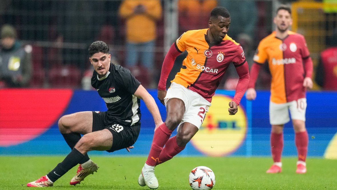    Карлос Куэста (справа). Global Look Press