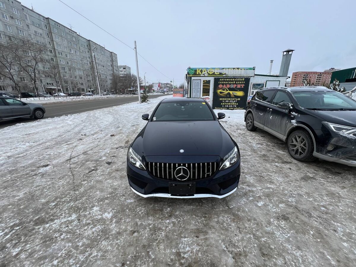 Единственное, новый владелец решил сменить решотку радиатора.