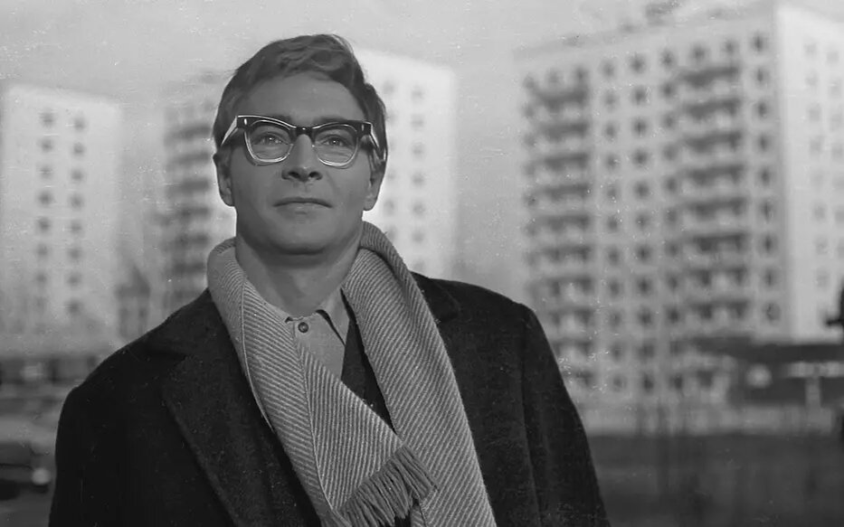 Главный герой фильма в исполнении Вячеслава Тихонова