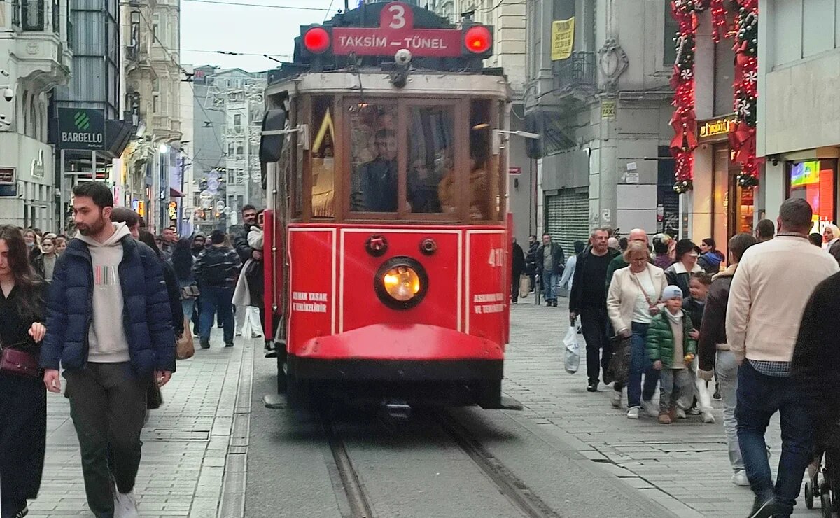    Российский турпоток в Стамбул за первое полугодие 2025 года упал на 4%