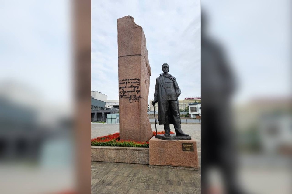    Цитату Антона Чехова вернули на памятник в Красноярске. Фото: мэрия