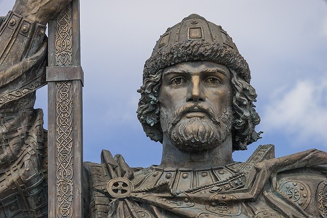 фрагмент памятника князю