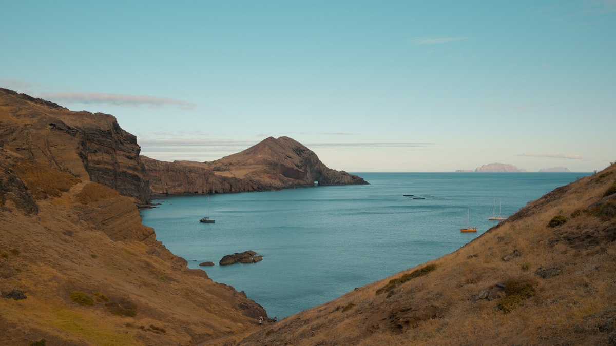 Фото с бесплатного фотостока https://unsplash.com, автор Gleb Shvartser