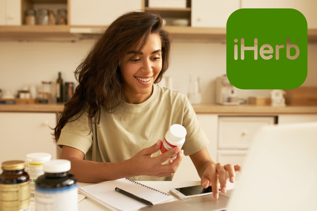 В 2025 году многие россияне по-прежнему продолжают заказывать витамины, БАДы, спортивное питание и натуральную косметику с iHerb.
