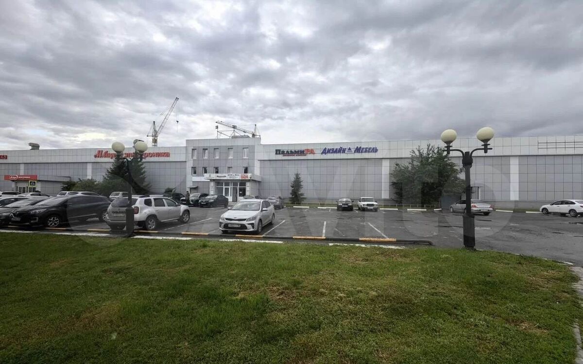    Здание с гипермаркетом электроники в Тамбове продают почти за 600 млн рублей Фото – Авито