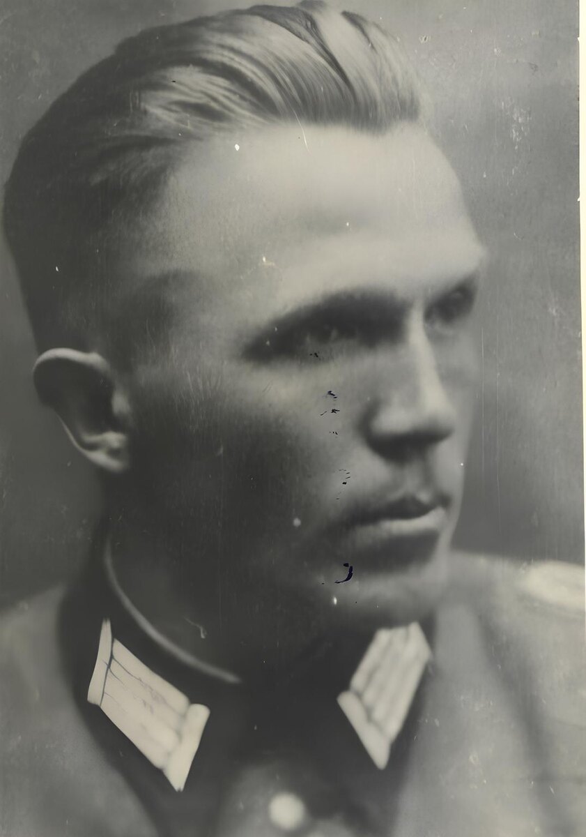 Копия фотографии. Николай Иванович Кузнецов (легендарный разведчик, герой Советского Союза) в обличии «Пауля Зиберта»./ КБУК "КПКМ" / goskatalog.ru