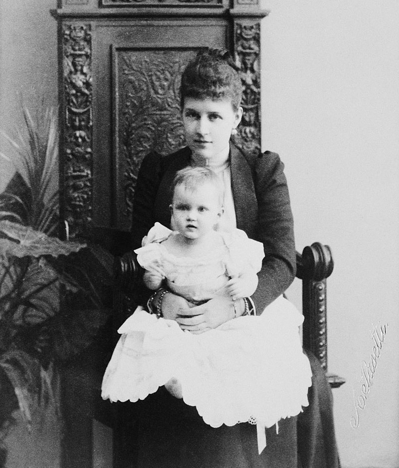 Мария Павловна с матерью, великой княгиней Александрой Георгиевной / Фотоателье А.Пазетти / commons.wikimedia.org