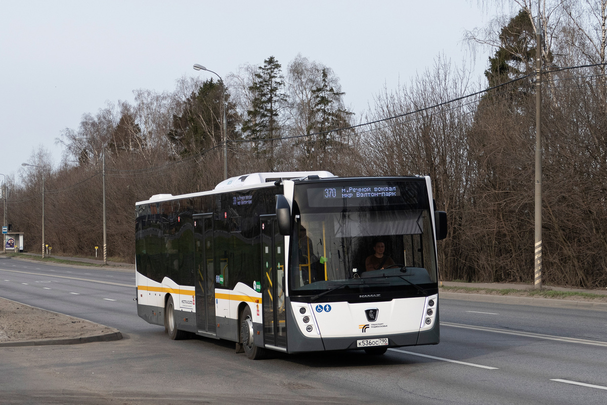 Автобус Мострансавто на маршруте №370: Химки (микрорайон Сходня) - Москва (метро "Речной вокзал"). 2023 год. Фотография автора канала. 