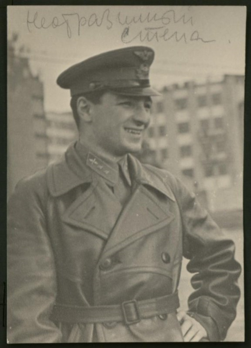 Степан Анастасович Микоян - лейтенант ВВС РККА, осень 1941 года / Государственный исторический музей, Москва / goskatalog.ru