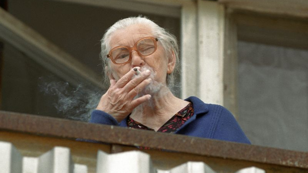 Курить на балконе: личное дело или штраф в 50 тысяч