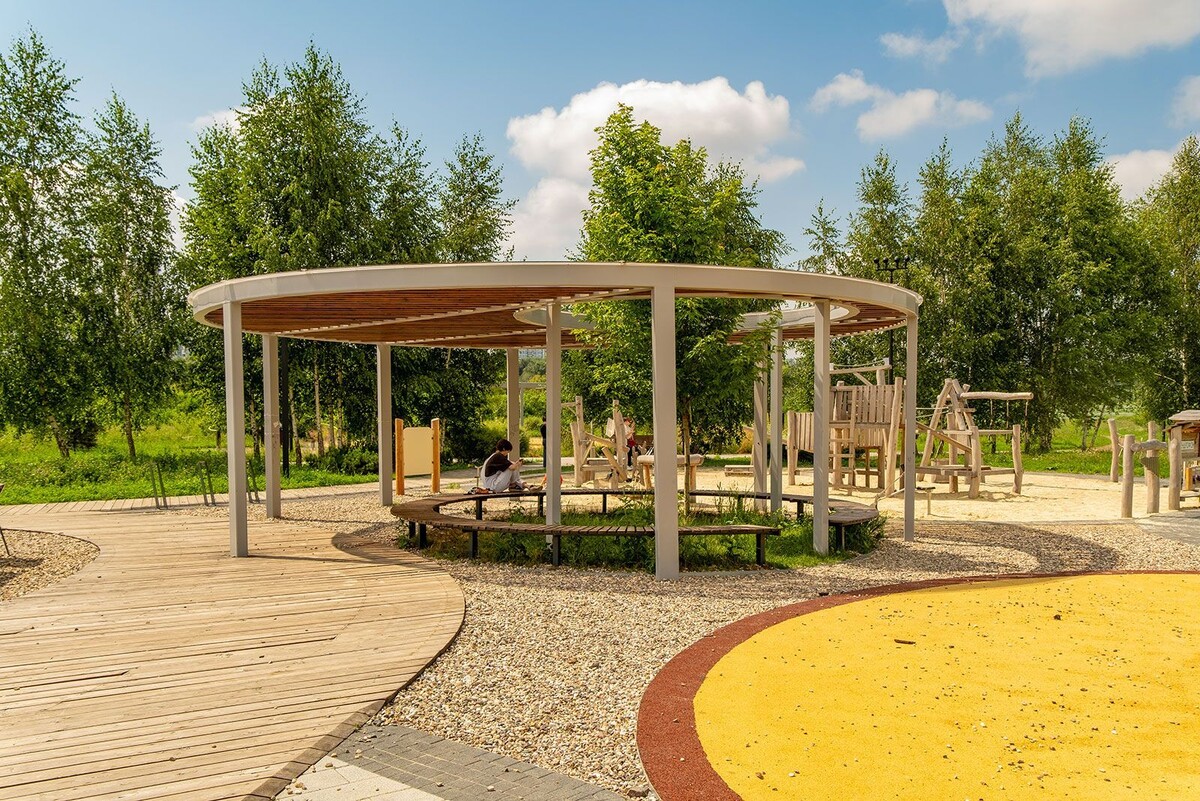    Основной этап благоустройства набережной у станции «Спартак» завершен