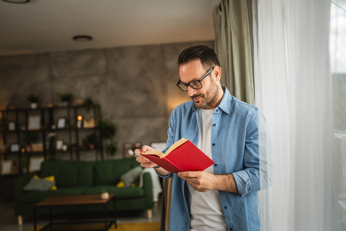 @Miljan Zivkovic/Shutterstock.com