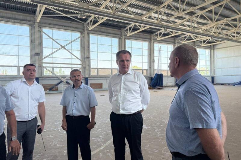    Тelegram-канал Вячеслава Гладкова / Снимок из того самого спорткомплекса в Уразово