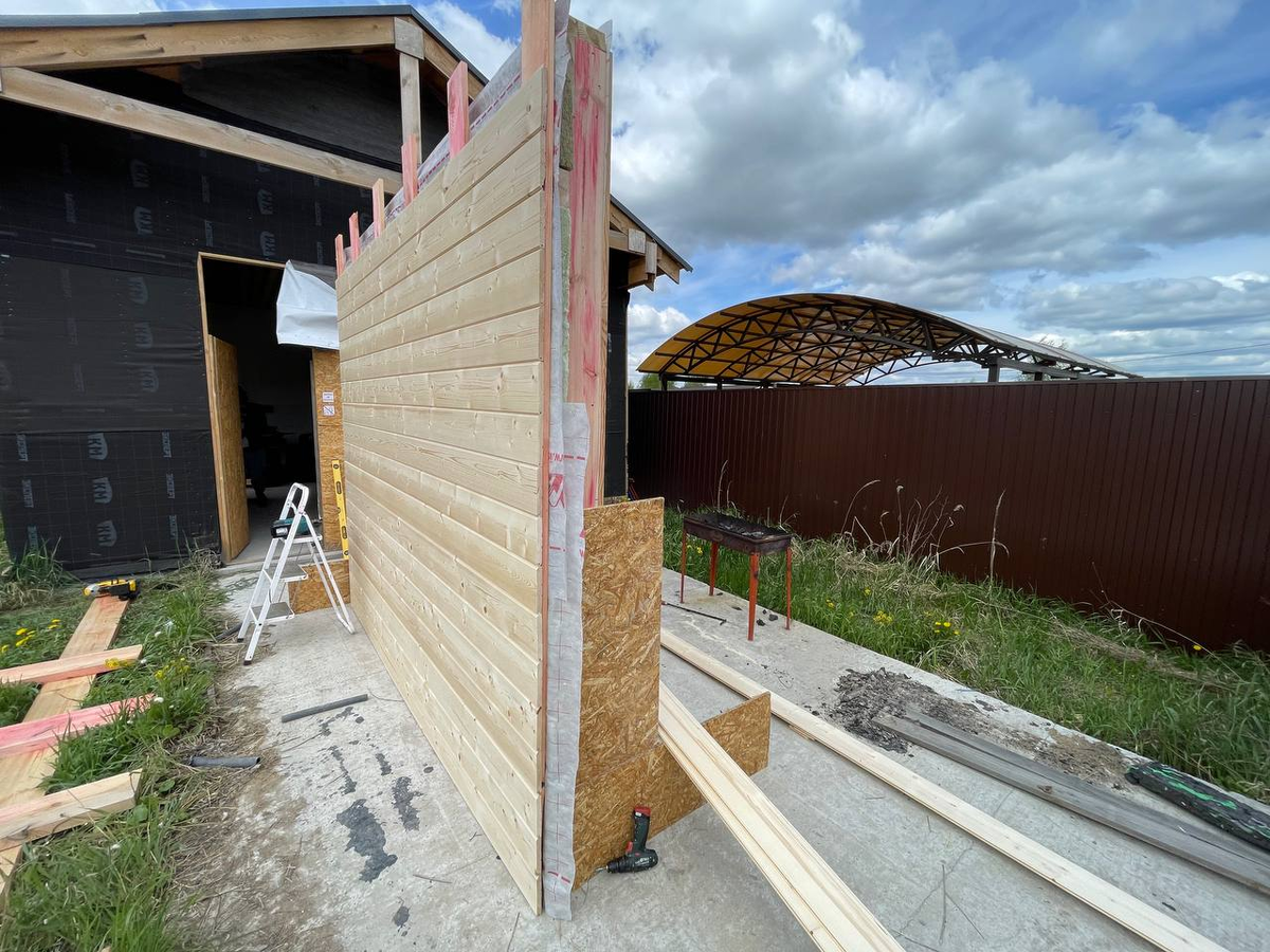 Первая и пока единственная стена, собранная в гараже