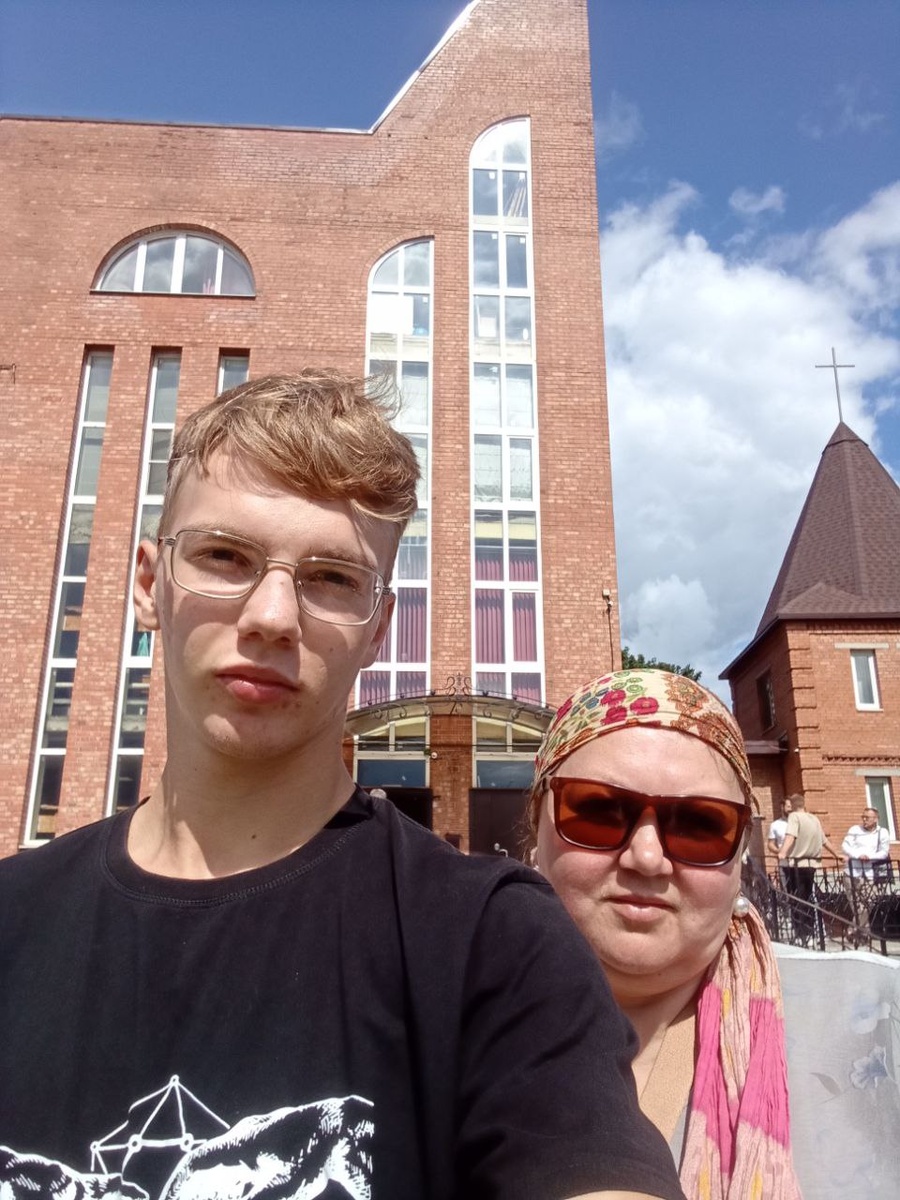 Около церкви