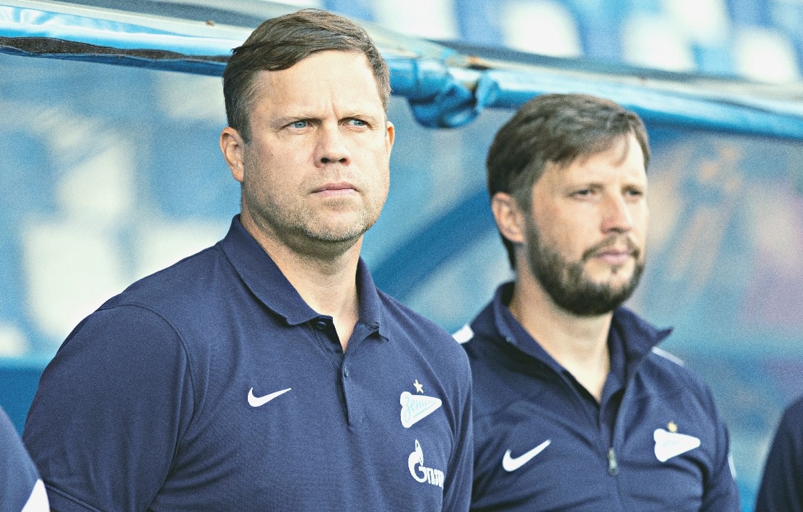 Владиславу приходилось учить уроки прямо в автобусе по дороге на тренировки