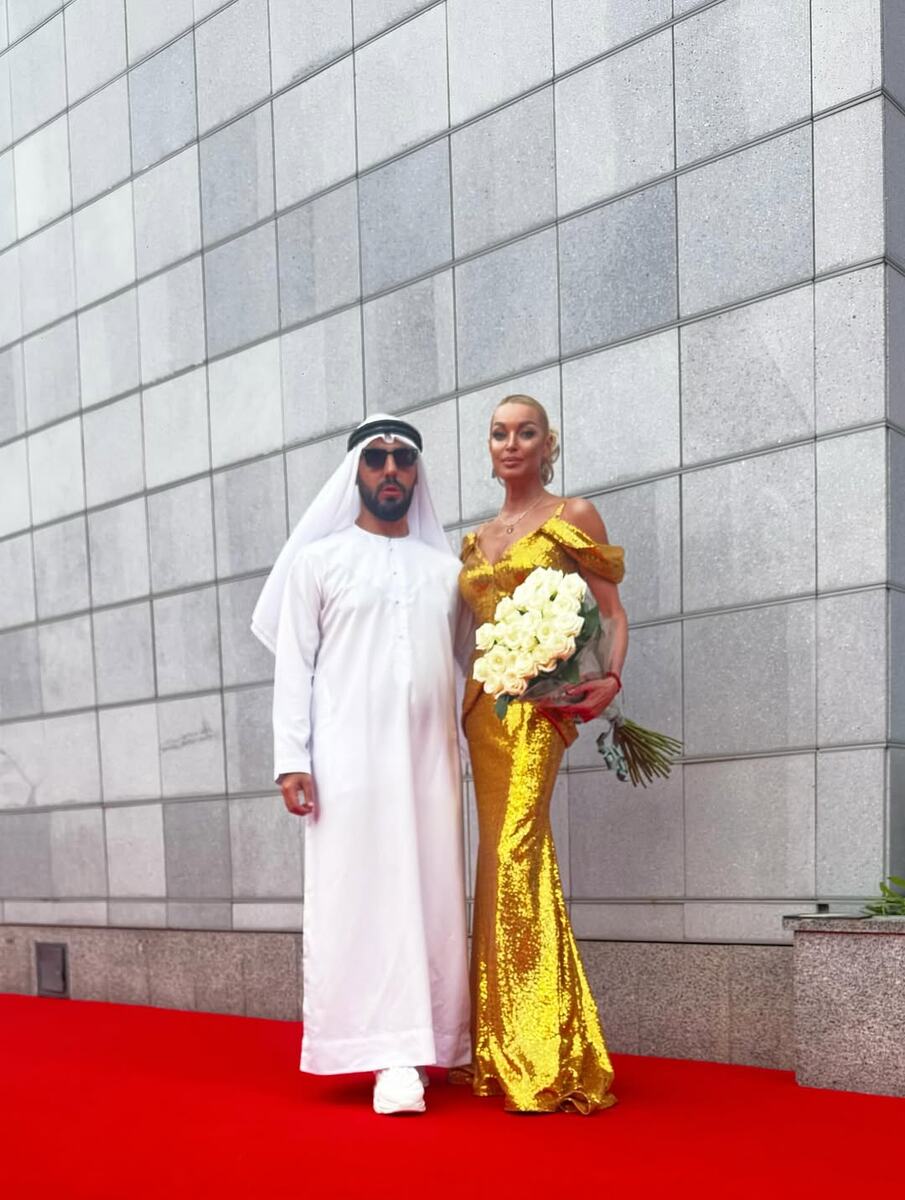 Анастасия Волочкова с шейхом. Фото: соцсети/@volochkova_art