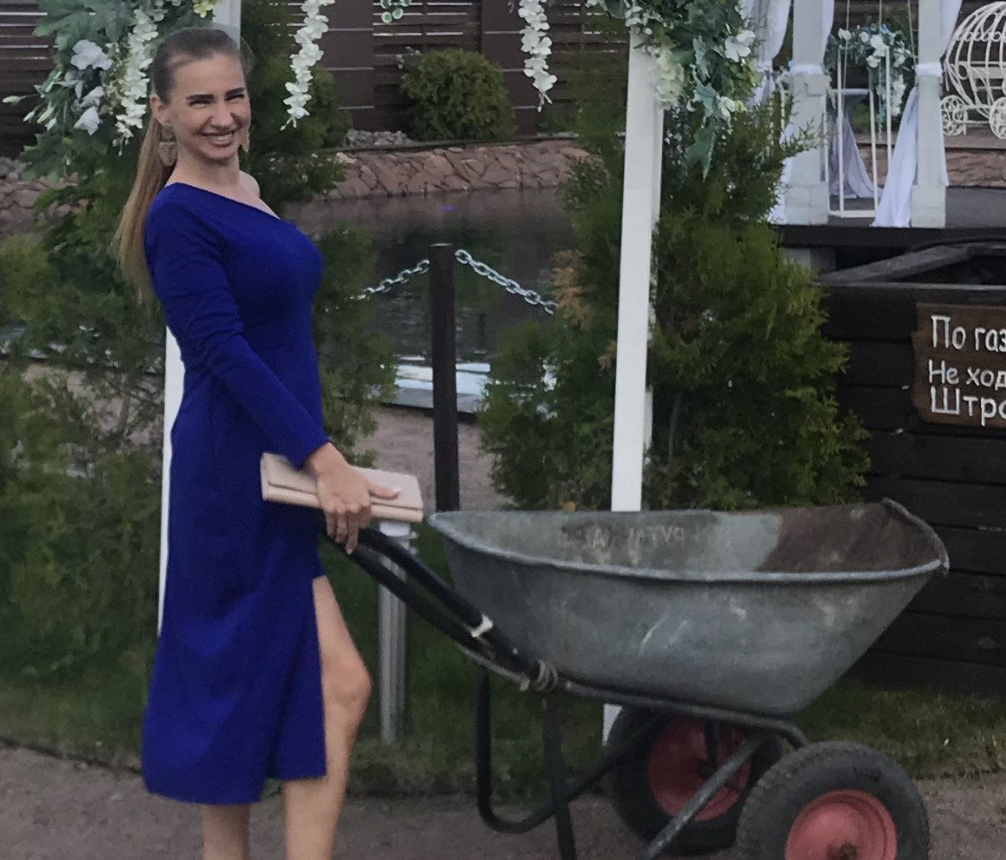 На фото автор Дзен-канала, Ирина Князева, карьерный консультант №1 по мнению ведущего отраслевого сервиса HRTIME