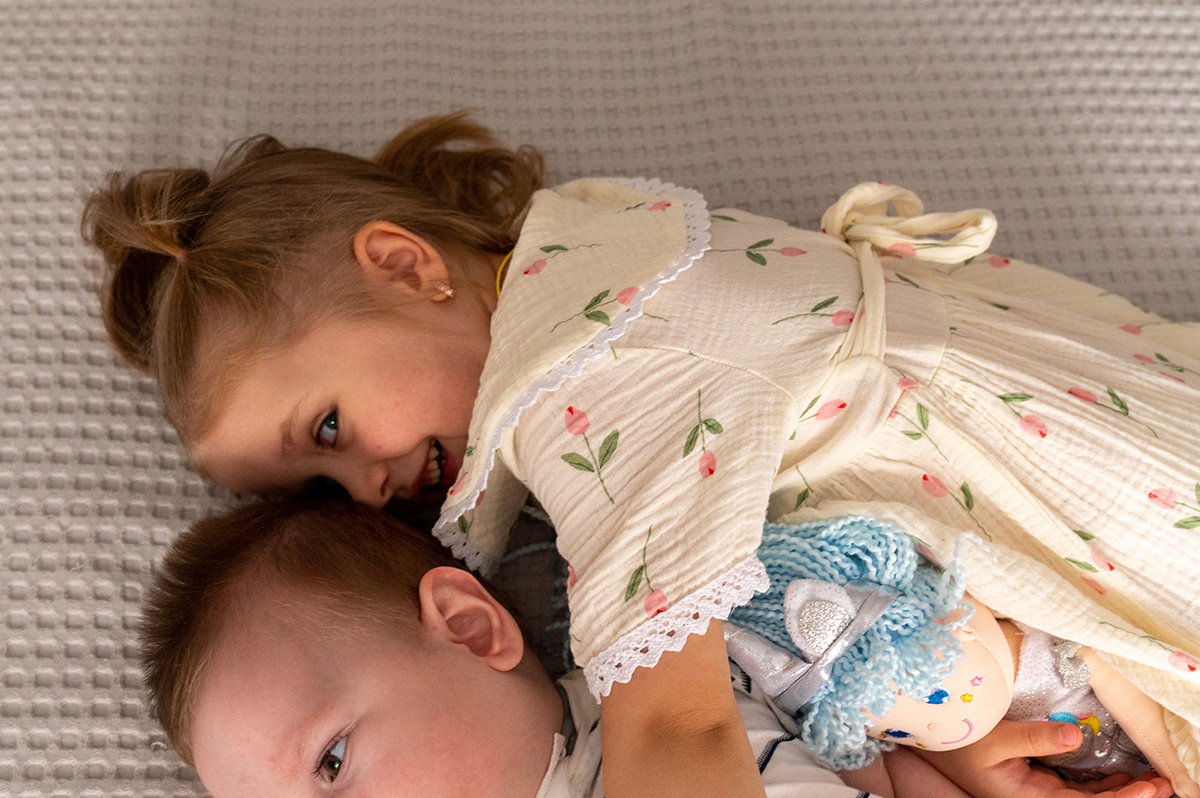 Вера обнимает Артема
Фото: Наталья Шульгина для ТД