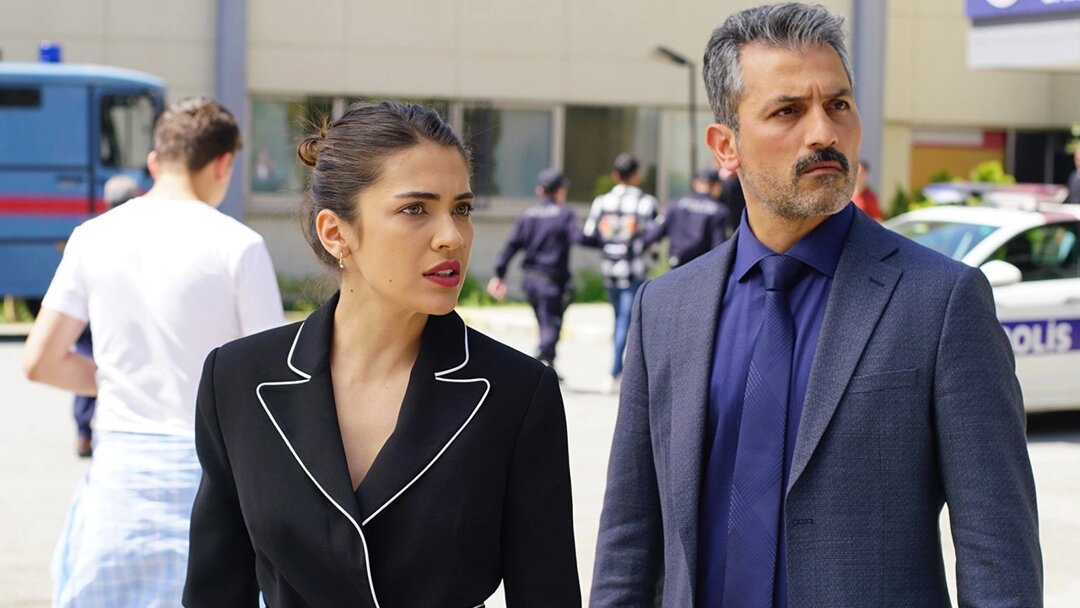 кадр из сериала "Плотина"