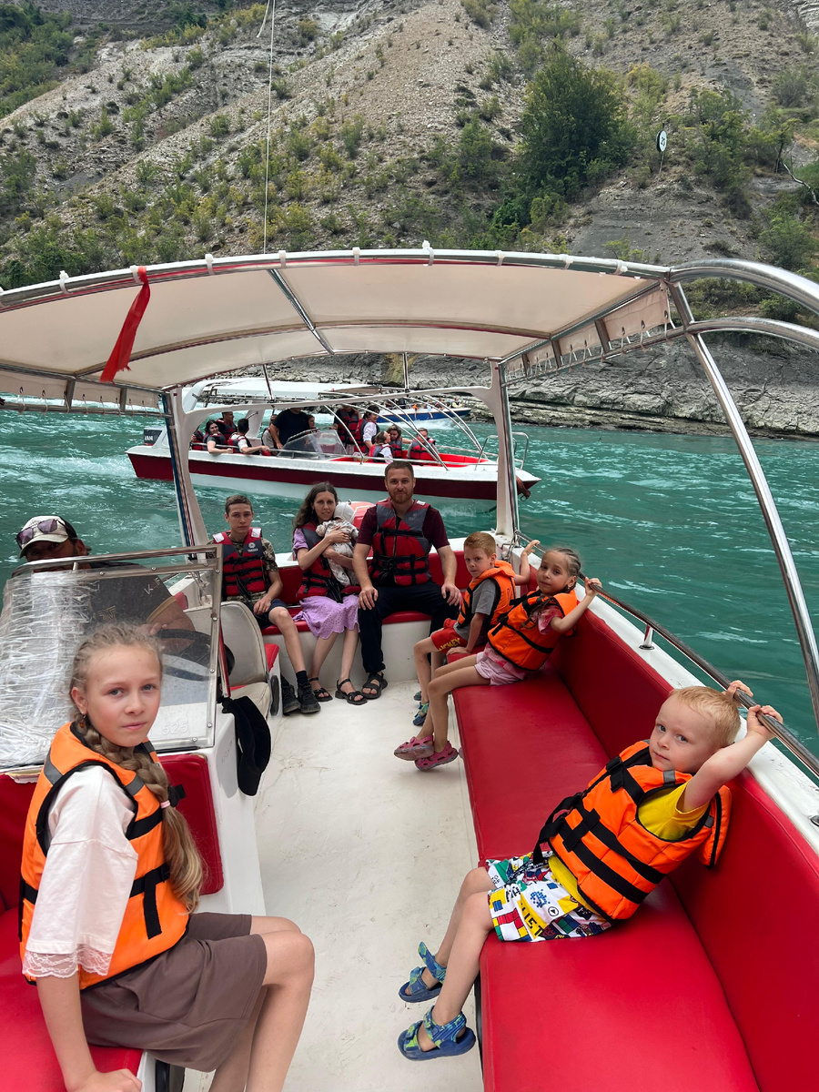 На катере по реке Сулак